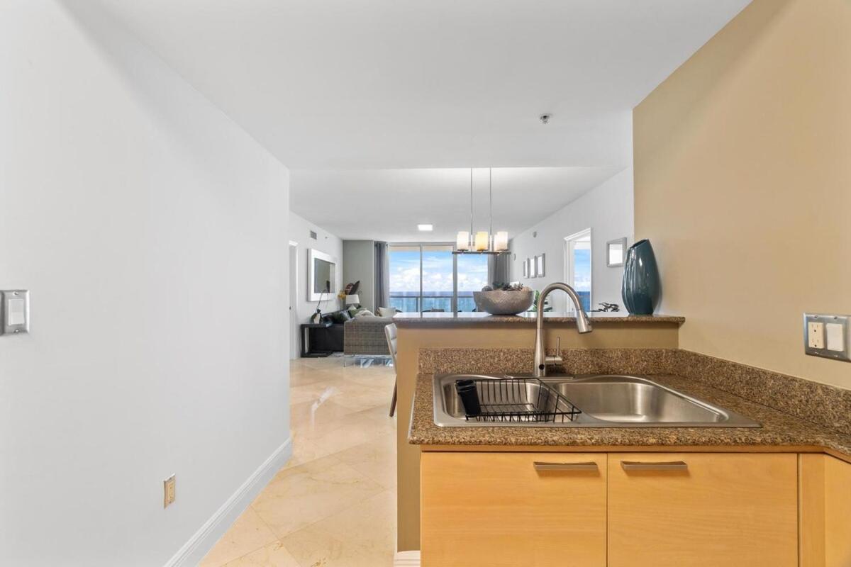 Luxury 2-Bedrooms Oceanfront Condo In Sunny Isles Sunny Isles Beach Esterno foto